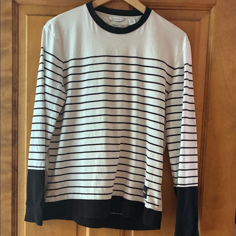 2 for $15 Calvin Klein Women’s Long Sleeve Black and White Striped Tee